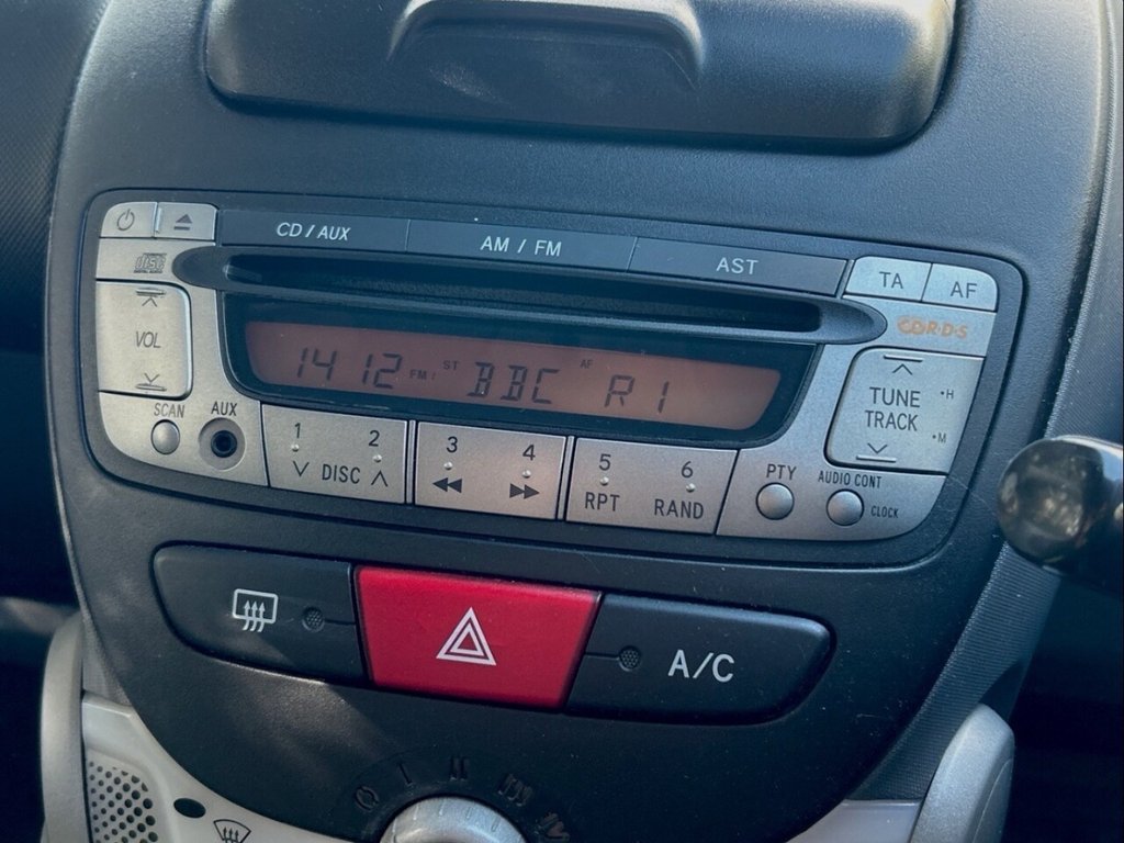 Used Toyota AYGO 2011 for sale - 76744504: Photo 21