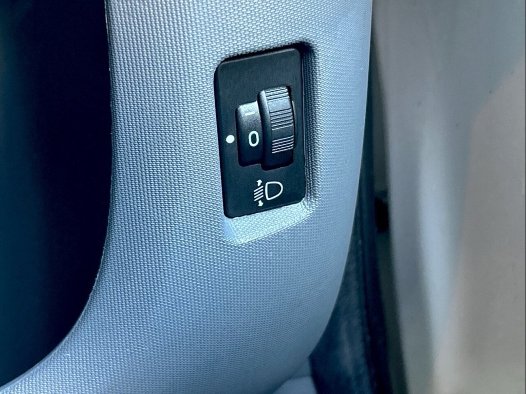 Used Toyota AYGO 2011 for sale - 76744504: Photo 24