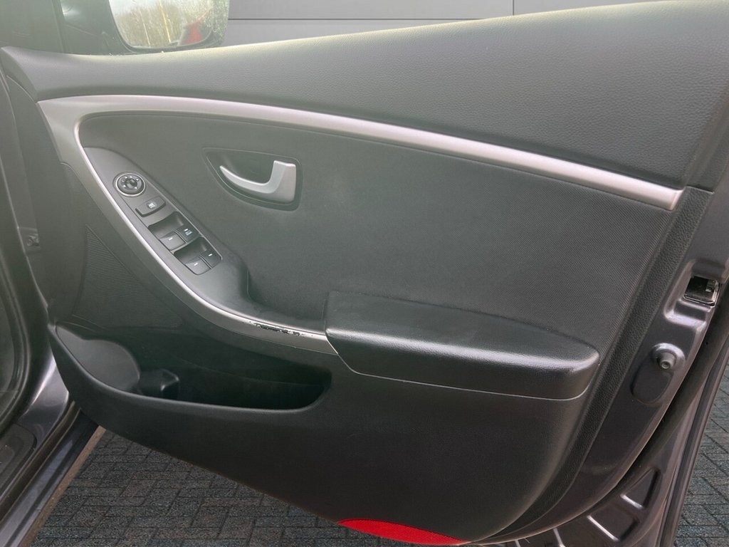 Used Hyundai i30 2015 for sale - 77250207: Photo 13