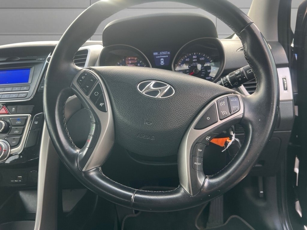 Used Hyundai i30 2015 for sale - 77250207: Photo 19