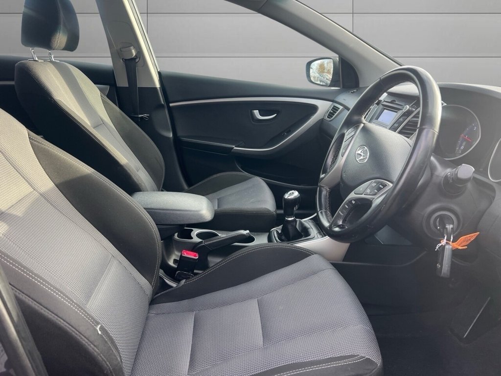 Used Hyundai i30 2015 for sale - 77250207: Photo 3