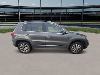 Volkswagen - Tiguan