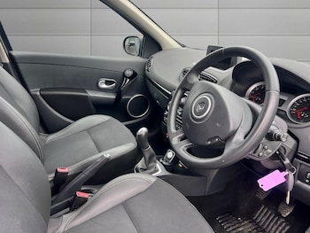 Used Renault Clio 2012 for sale - 77484969: Photo