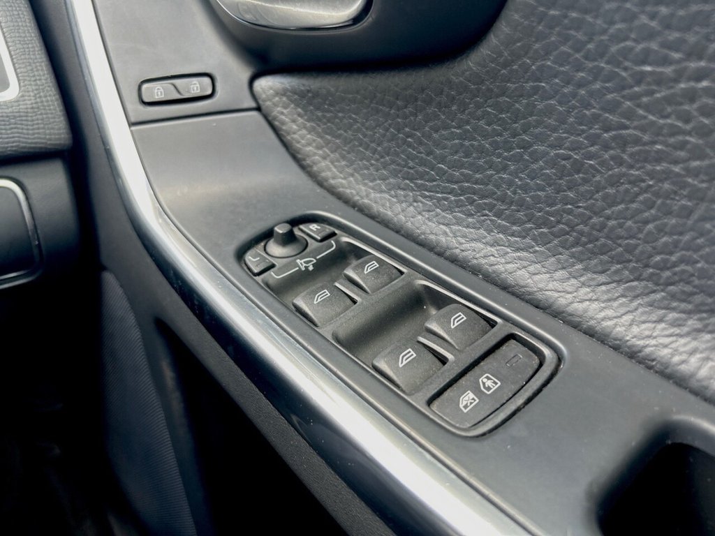 Used Volvo XC60 2013 for sale - 76744538: Photo 28