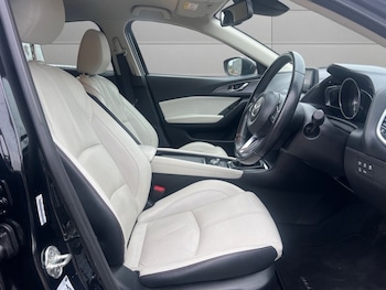 Used Mazda Mazda3 2017 for sale - 76744507: Photo