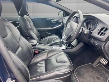 Used Volvo V40 2015 for sale - 77328260: Photo