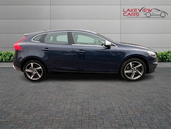 Used Volvo V40 2015 for sale - 77328260: Photo