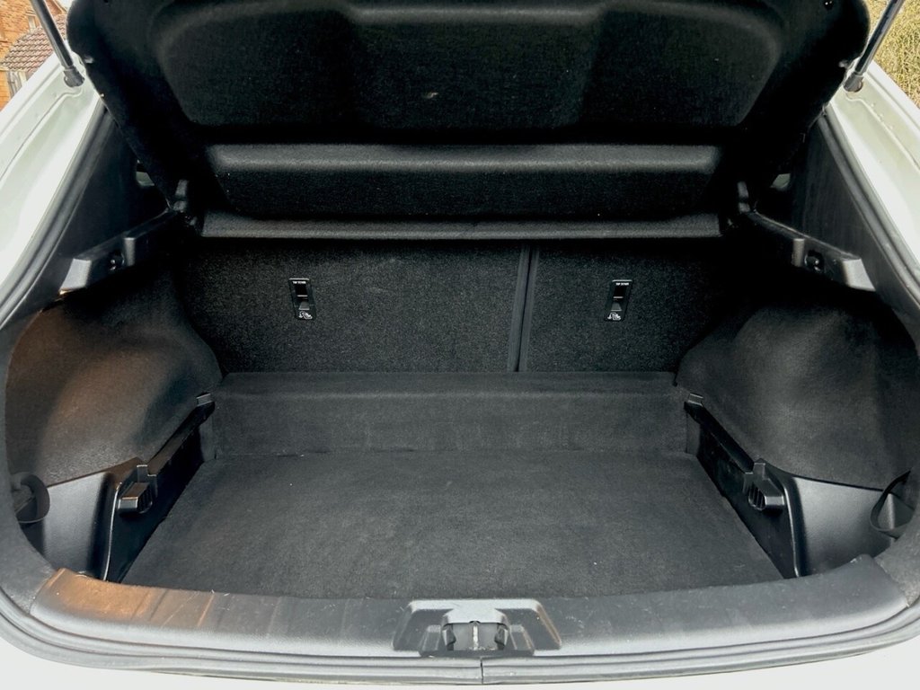 Used Nissan Qashqai 2014 for sale - 76744542: Photo 21