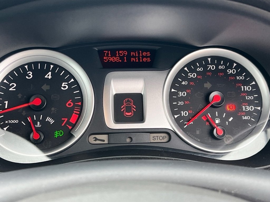 Used Renault Clio 2011 for sale - 76973618: Photo 15