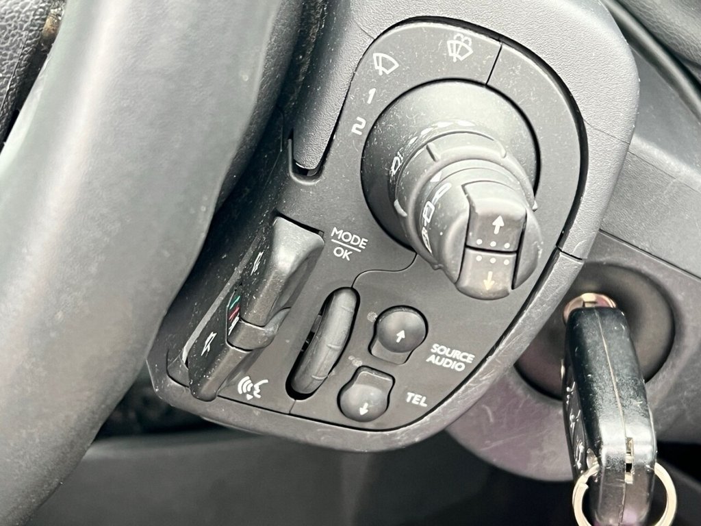 Used Renault Clio 2011 for sale - 76973618: Photo 16