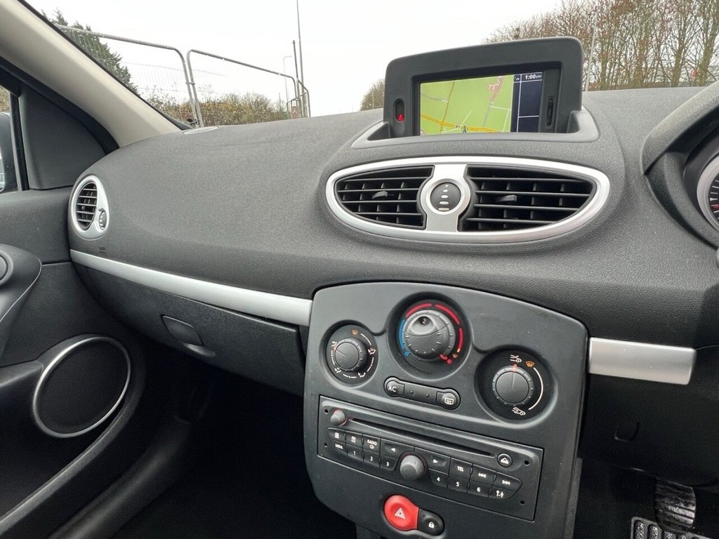 Used Renault Clio 2011 for sale - 76973618: Photo 19