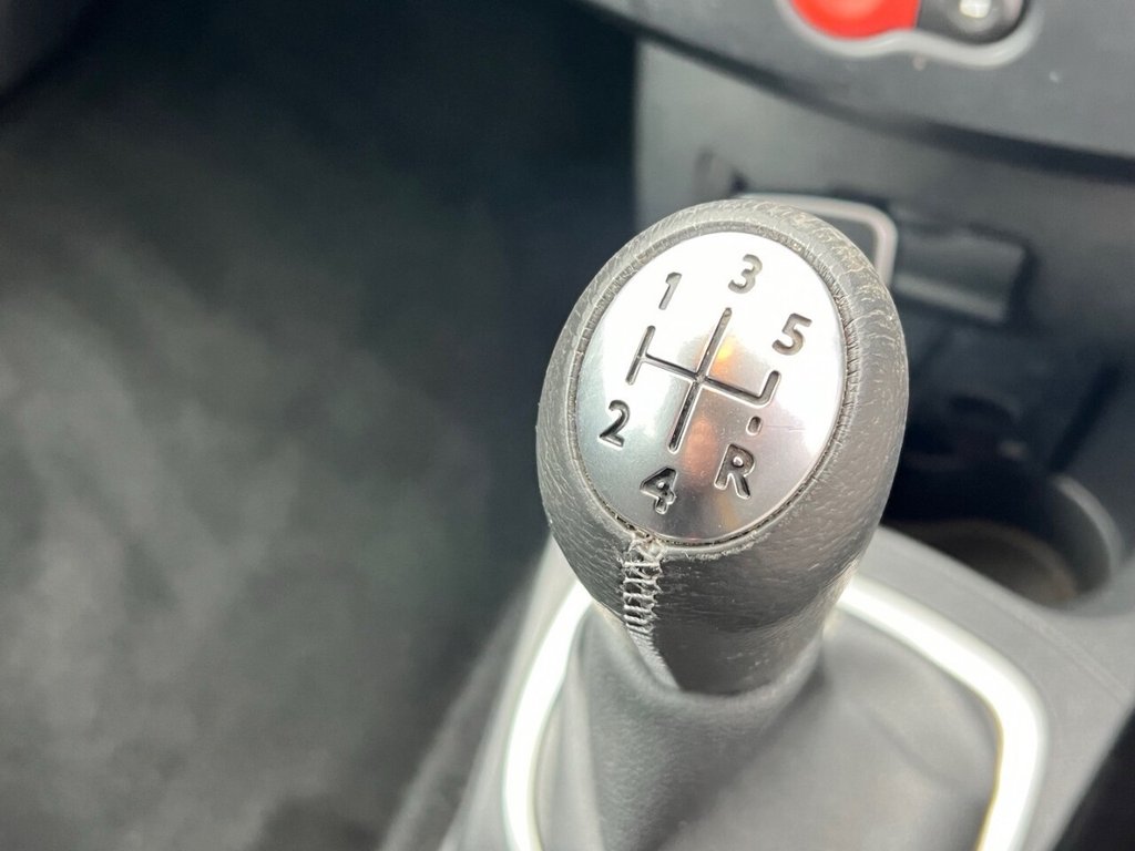 Used Renault Clio 2011 for sale - 76973618: Photo 22