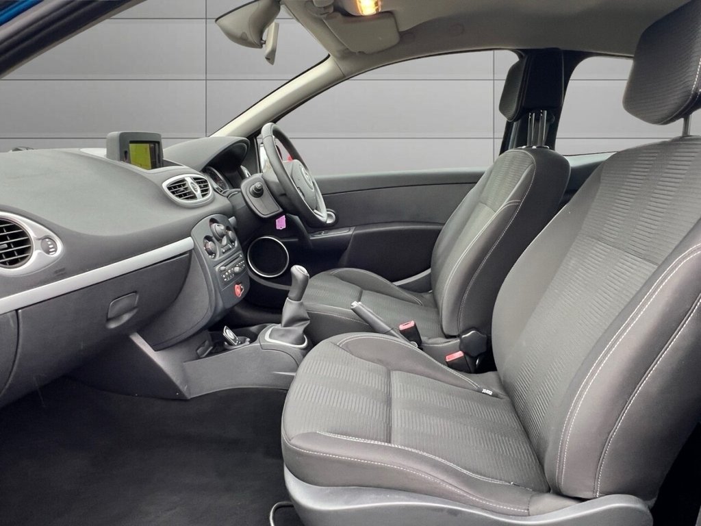 Used Renault Clio 2011 for sale - 76973618: Photo 3