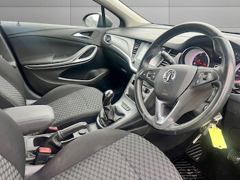 Used Vauxhall Astra 2017 for sale - 77388813: Photo