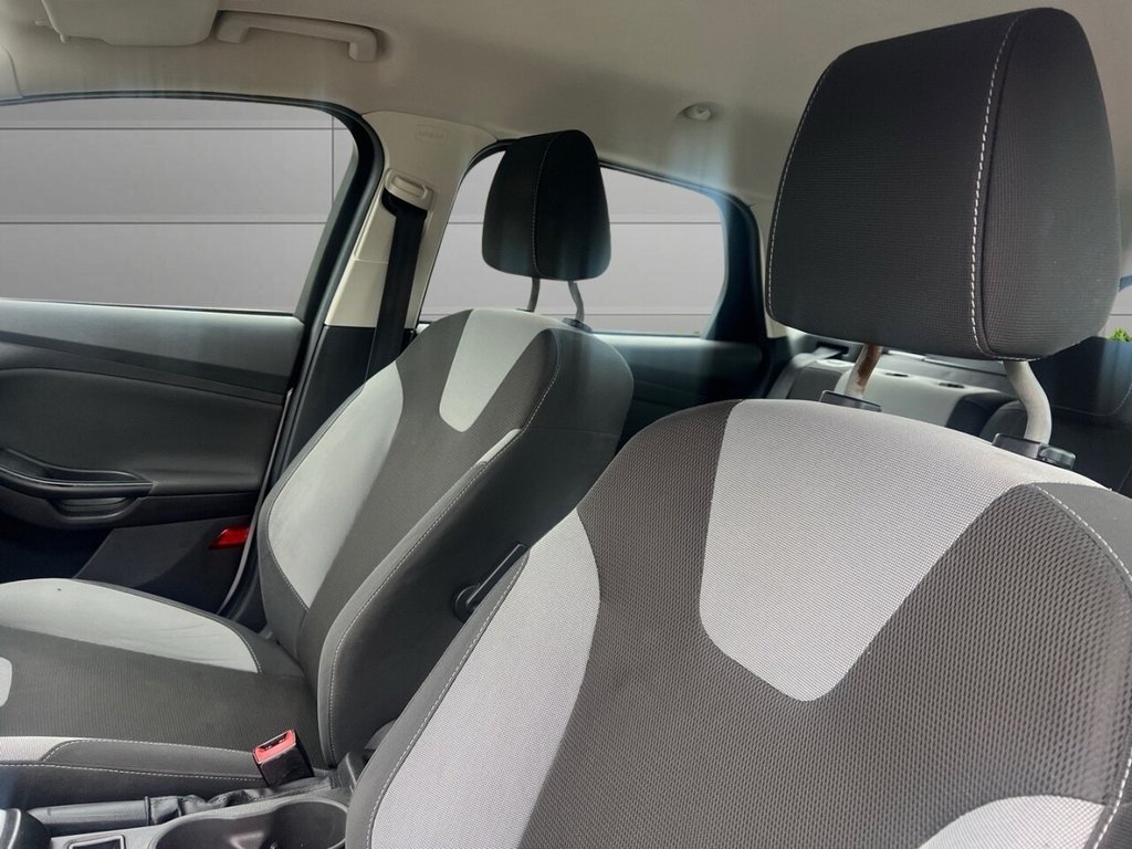 Used Ford Focus 2013 for sale - 76744474: Photo 12