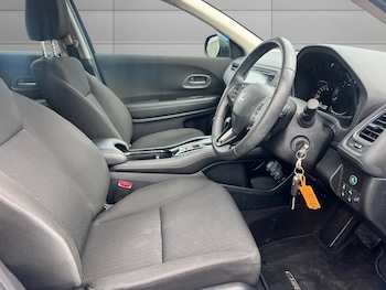 Used Honda HR-V 2018 for sale - 77583598: Photo