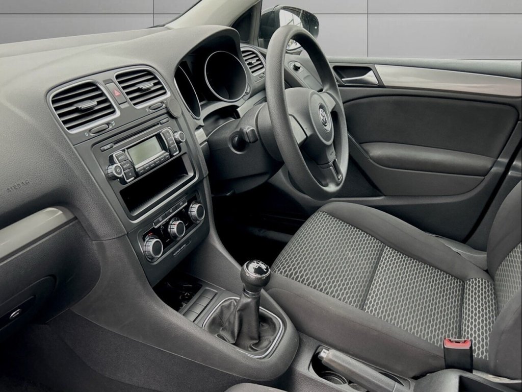 Used Volkswagen Golf 2010 for sale - 76744450: Photo 15