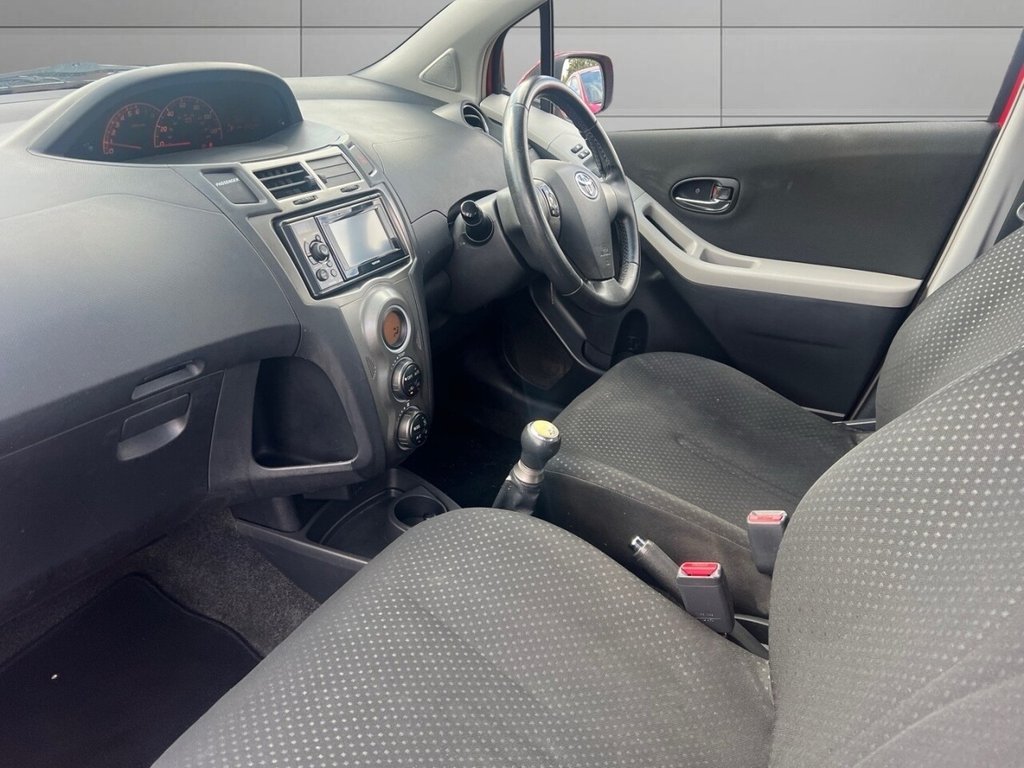 Used Toyota Yaris 2011 for sale - 76744486: Photo 17