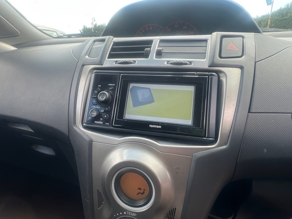 Used Toyota Yaris 2011 for sale - 76744486: Photo 21