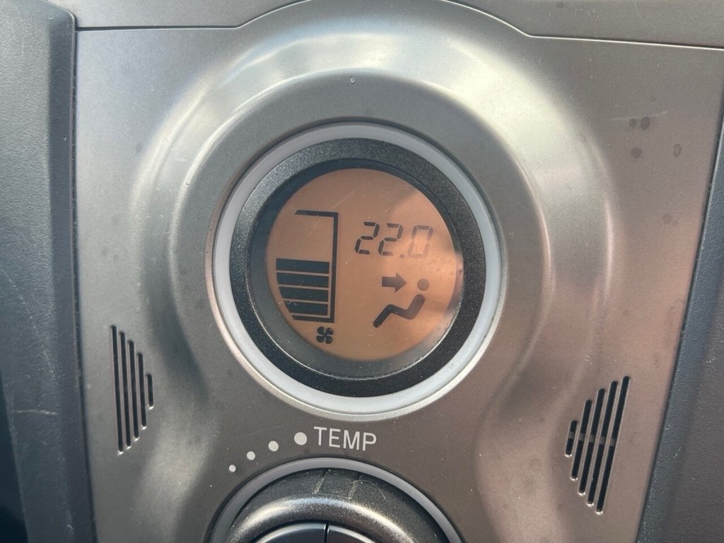 Used Toyota Yaris 2011 for sale - 76744486: Photo 23