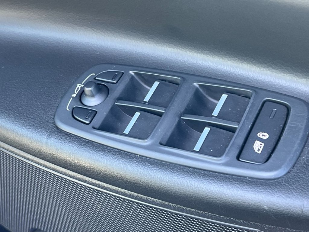 Used Jaguar XE 2016 for sale - 76744453: Photo 13