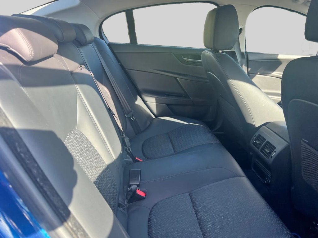 Used Jaguar XE 2016 for sale - 76744453: Photo 5