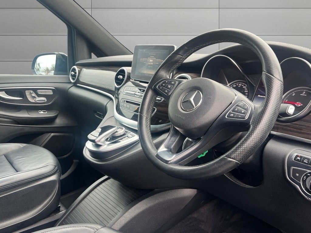 Used Mercedes-Benz V-Class 2016 for sale - 76783875: Photo 8