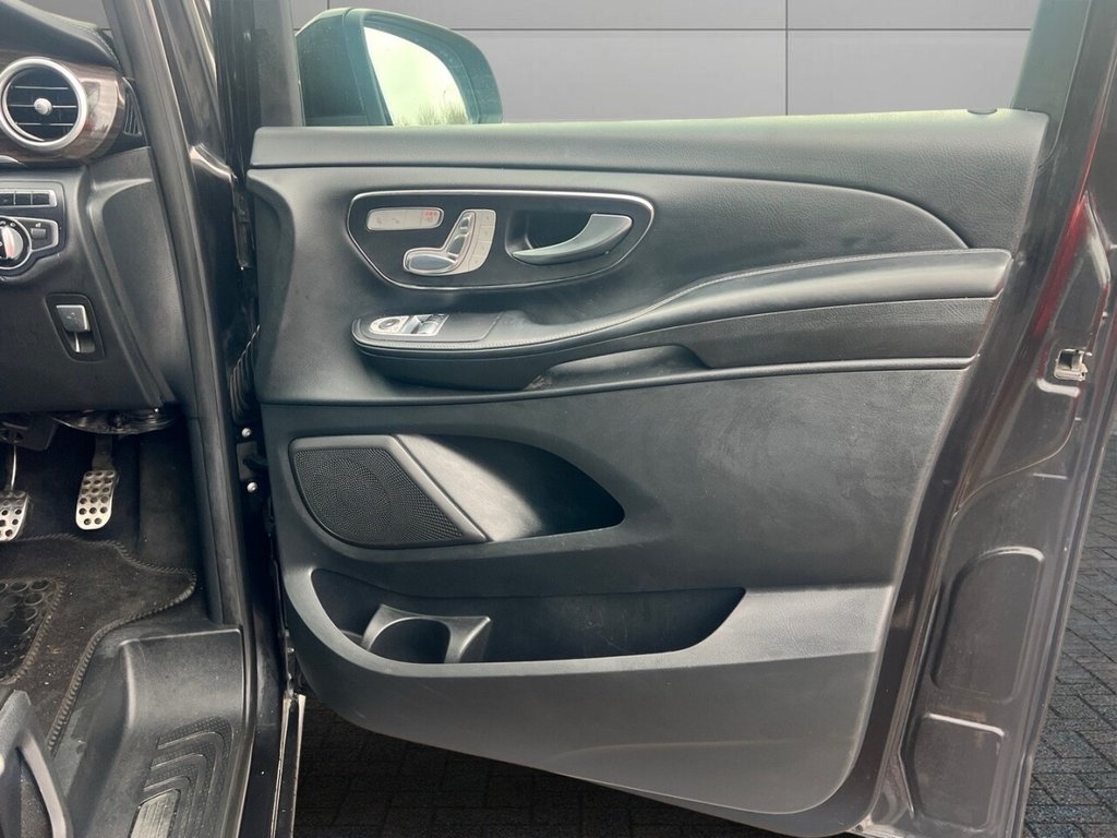 Used Mercedes-Benz V-Class 2016 for sale - 76783875: Photo 9