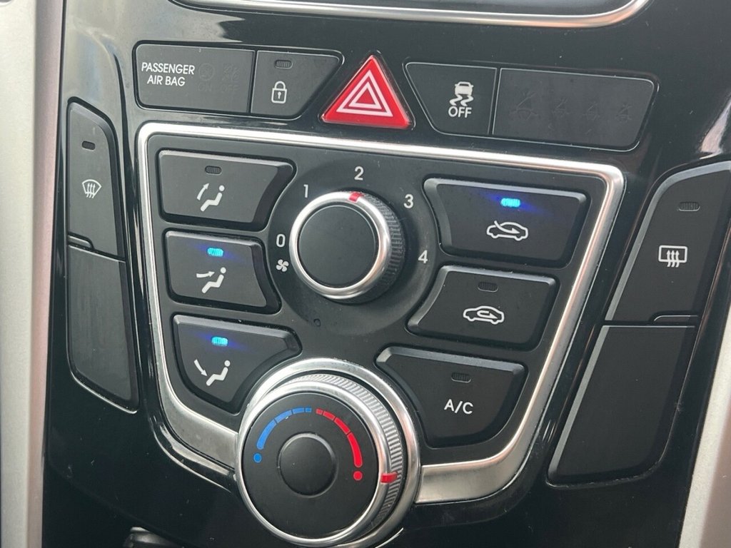 Used Hyundai i30 2015 for sale - 77080467: Photo 24