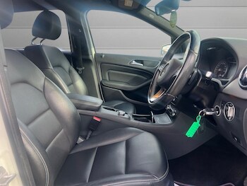 Used Mercedes-Benz B Class 2015 for sale - 76744490: Photo