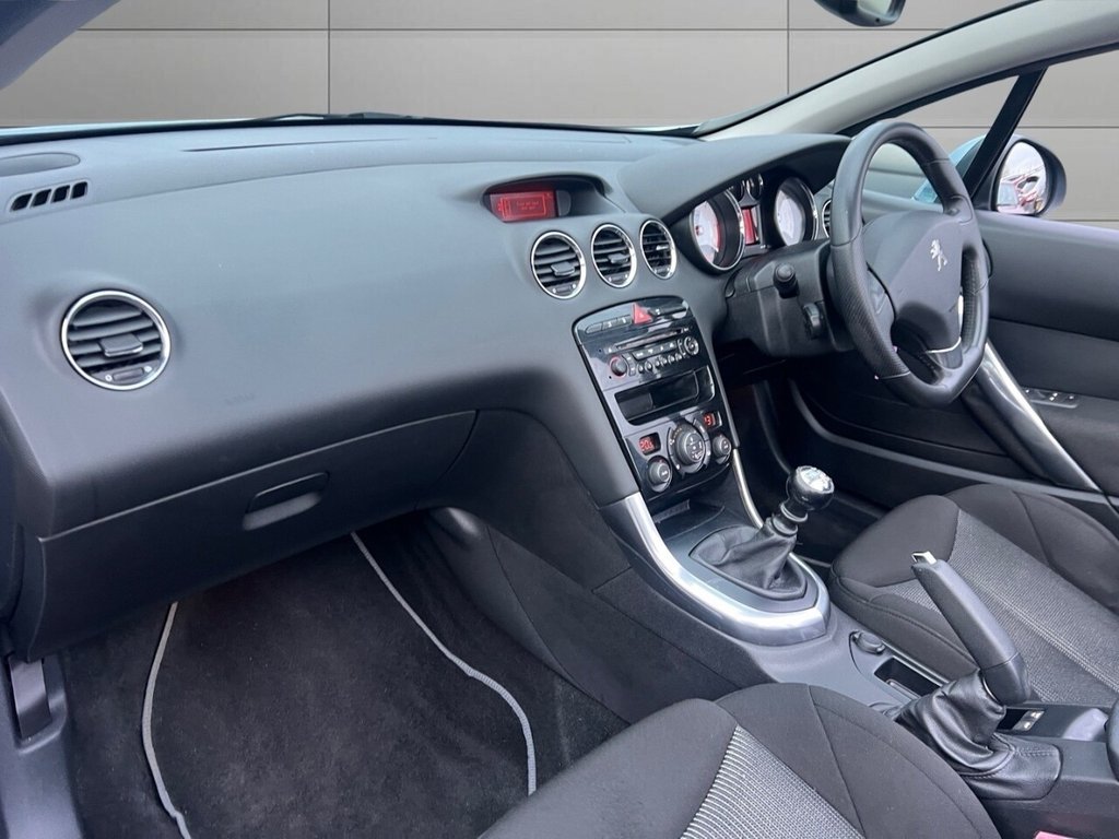 Used Hyundai Santa Fe 2016 for sale - 77631636: Photo 16