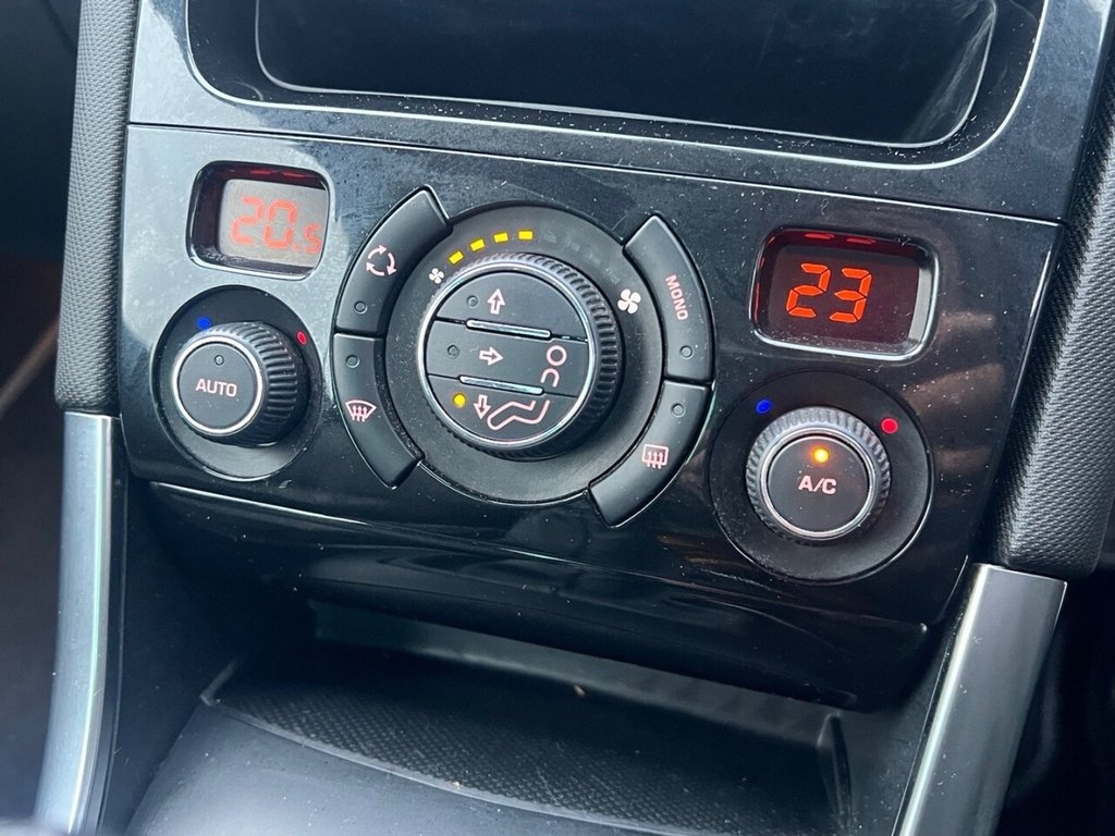 Used Hyundai Santa Fe 2016 for sale - 77631636: Photo 21