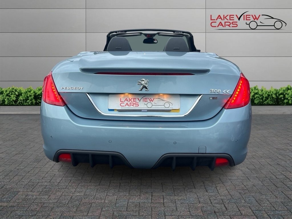 Used Hyundai Santa Fe 2016 for sale - 77631636: Photo 5