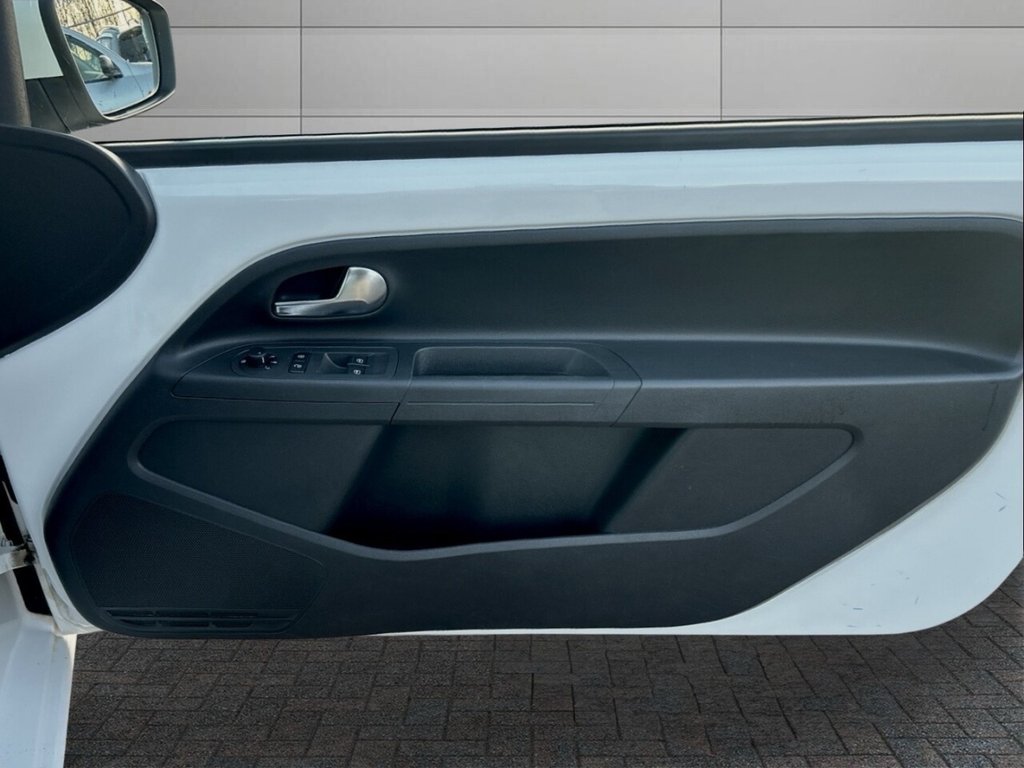 Used Volkswagen up! 2015 for sale - 76744540: Photo 12