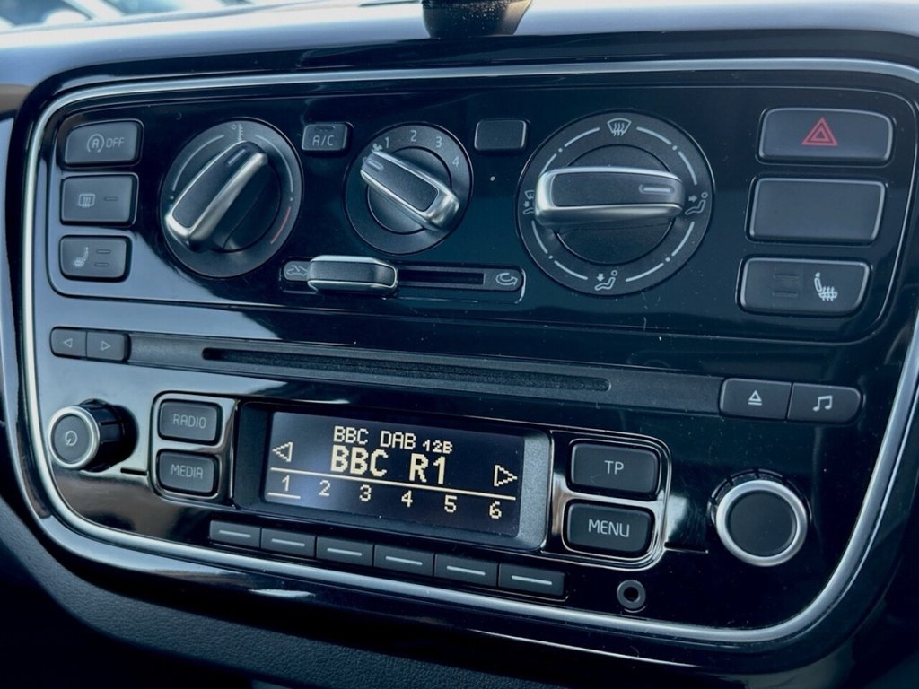 Used Volkswagen up! 2015 for sale - 76744540: Photo 26