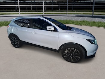 Used Nissan Qashqai 2016 for sale - 76744548: Photo