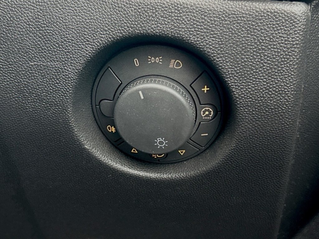 Used Vauxhall Corsa 2009 for sale - 76744466: Photo 29