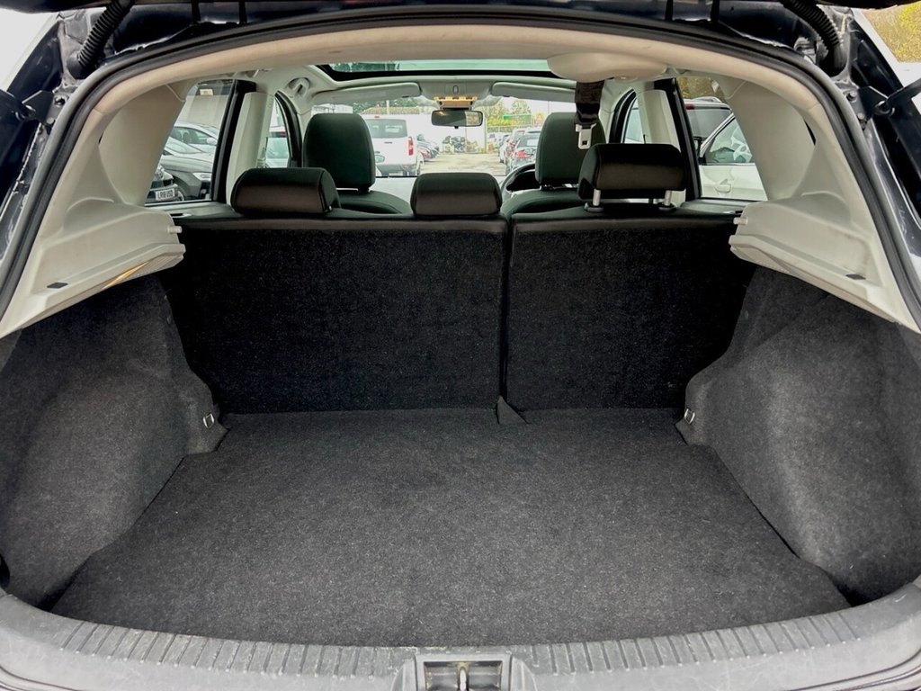 Used Nissan Qashqai 2012 for sale - 76744536: Photo 22