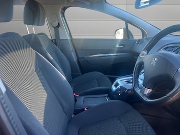 Used Peugeot 5008 2016 for sale - 77027400: Photo