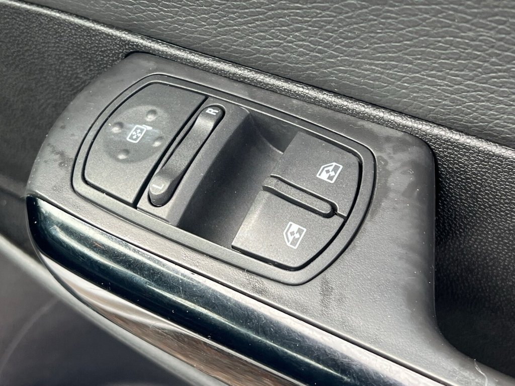 Used Vauxhall Corsa 2012 for sale - 76744522: Photo 20