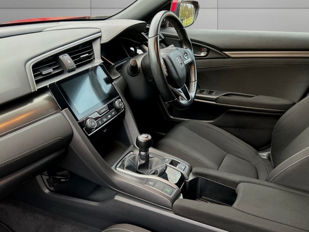 Used Honda Civic 2018 for sale - 76740219: Photo 15