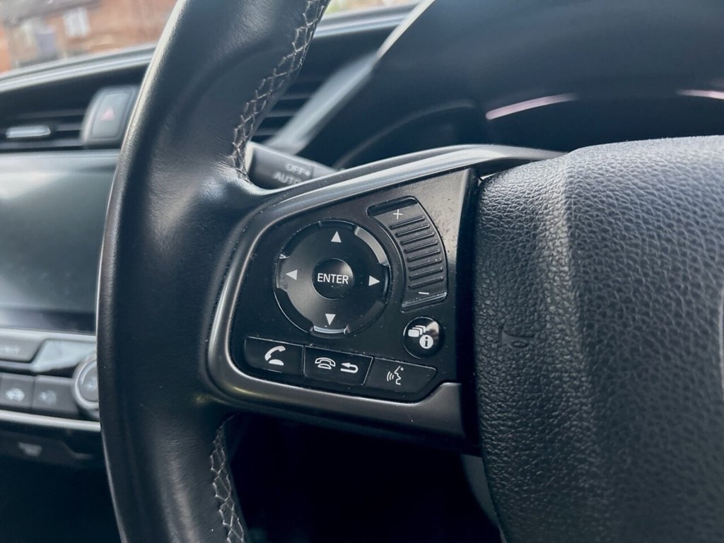 Used Honda Civic 2018 for sale - 76740219: Photo 24