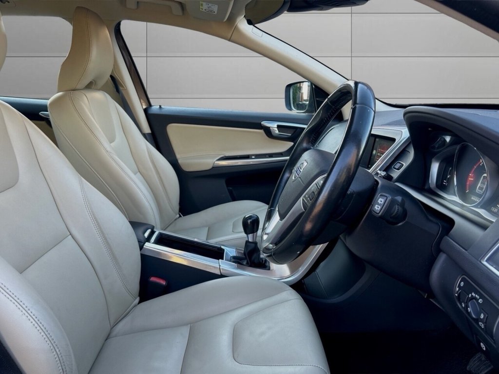 Used Volvo XC60 2015 for sale - 76744555: Photo 11