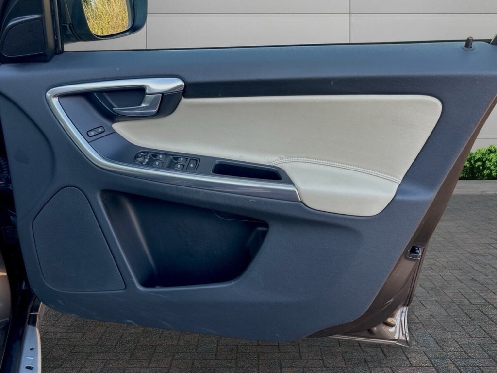 Used Volvo XC60 2015 for sale - 76744555: Photo 12