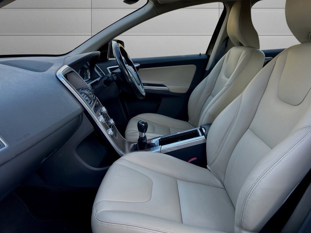 Used Volvo XC60 2015 for sale - 76744555: Photo 13