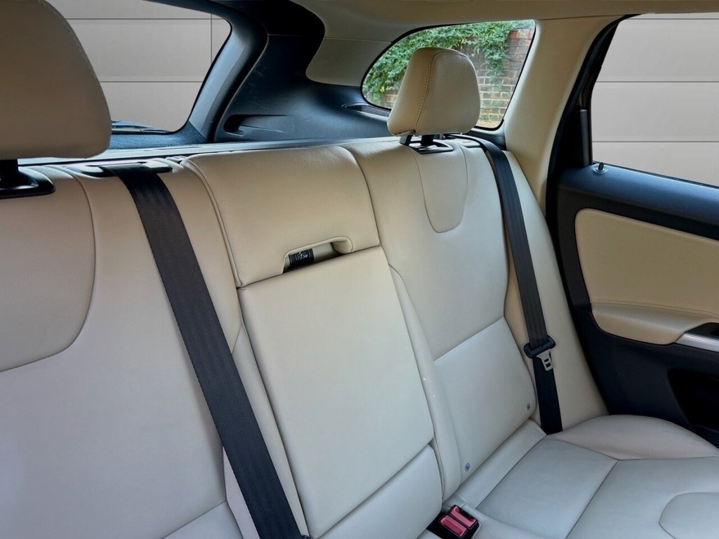 Used Volvo XC60 2015 for sale - 76744555: Photo 18