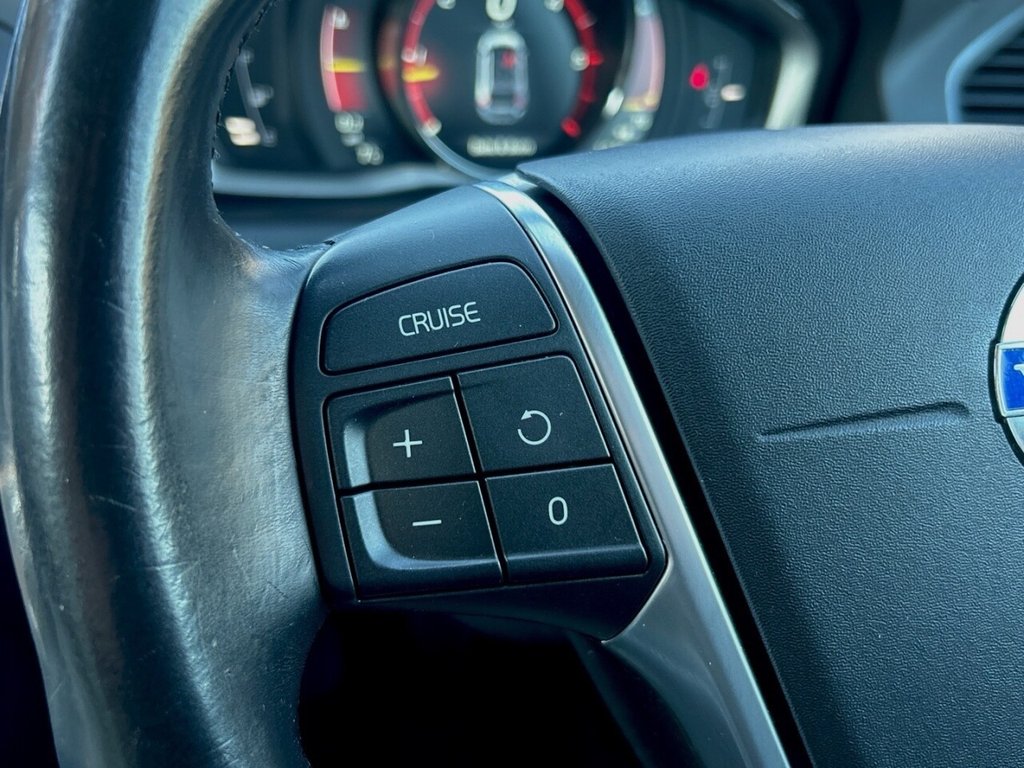 Used Volvo XC60 2015 for sale - 76744555: Photo 24