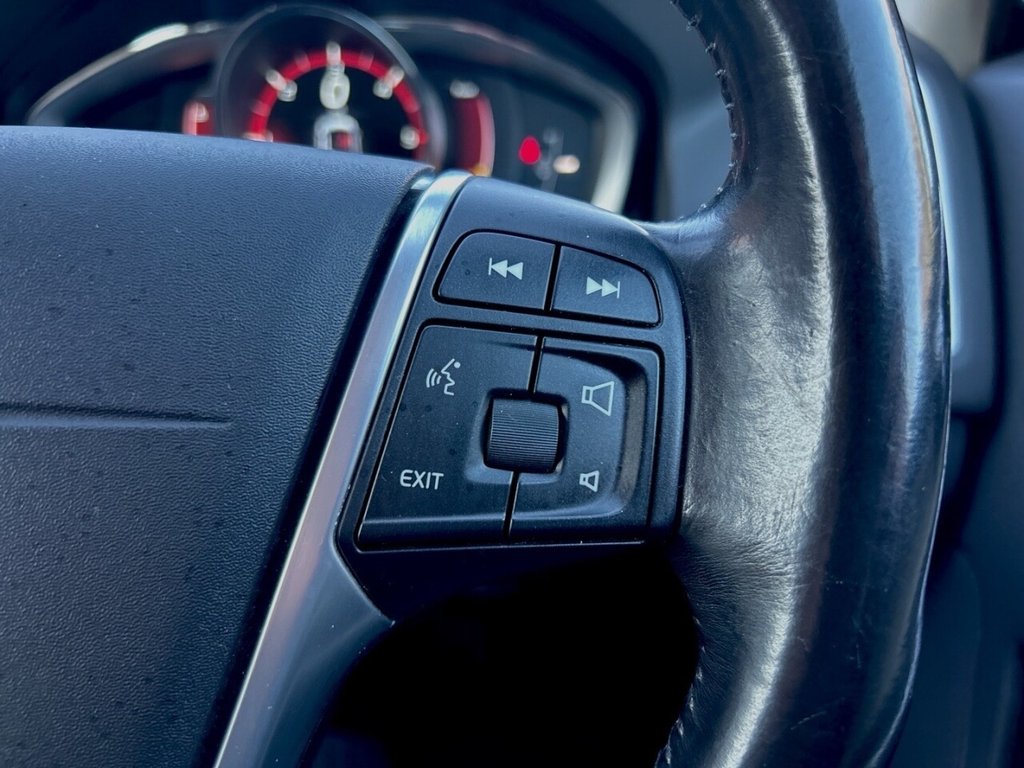 Used Volvo XC60 2015 for sale - 76744555: Photo 25