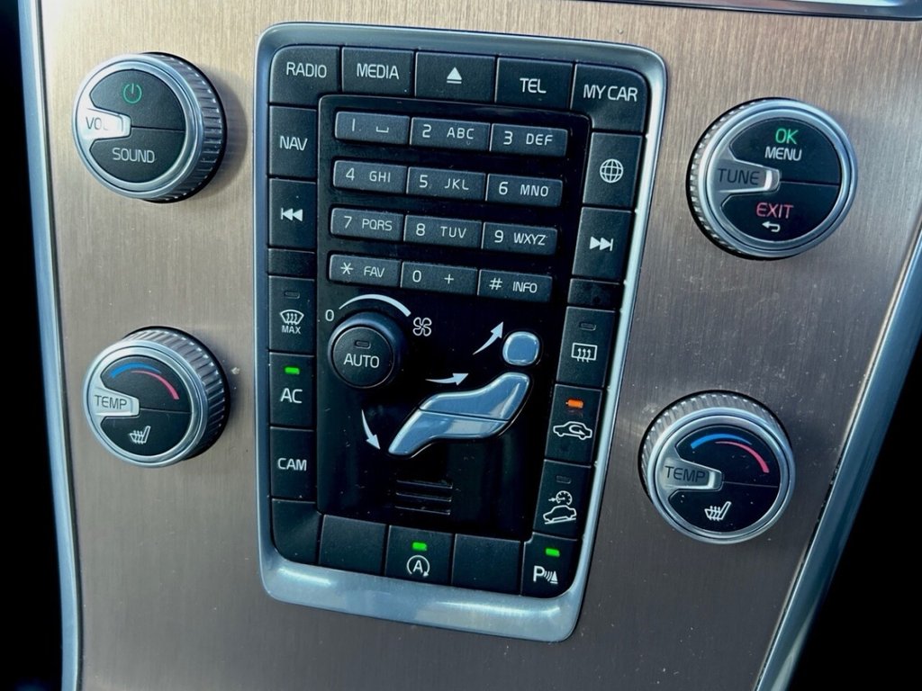 Used Volvo XC60 2015 for sale - 76744555: Photo 28