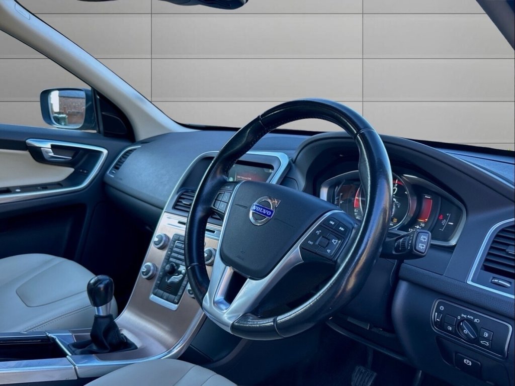 Used Volvo XC60 2015 for sale - 76744555: Photo 9